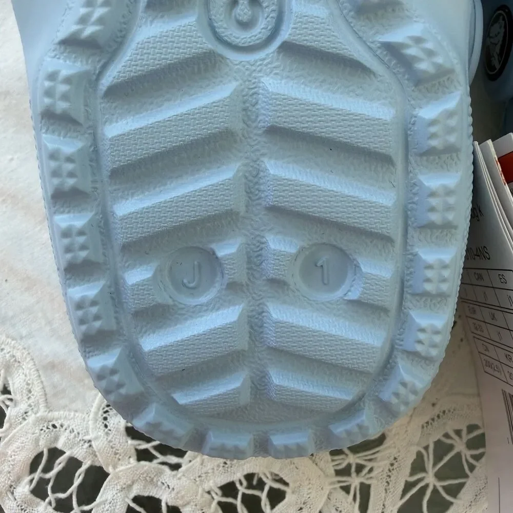New Crocs Classic Lined Clog Kids J1 Light Blue Fleece Lined Unisex